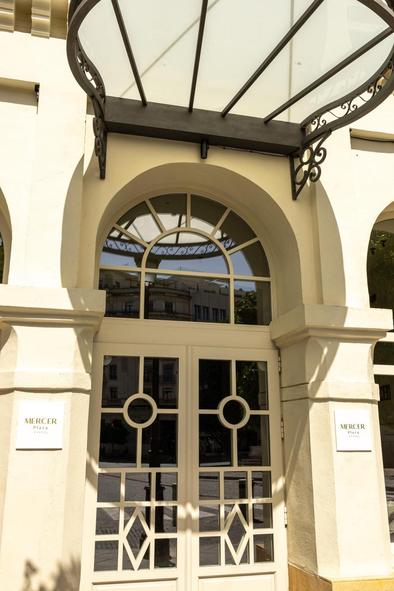 Mercer Plaza Sevilla 5 Gl Exteriör bild